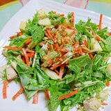 林檎と水菜と胡桃のサラダ